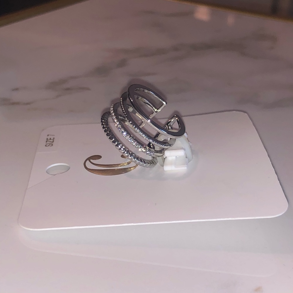 Charming charlie silver ring size 7 NWT